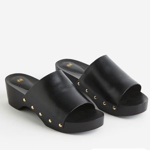 Black leather Clogs